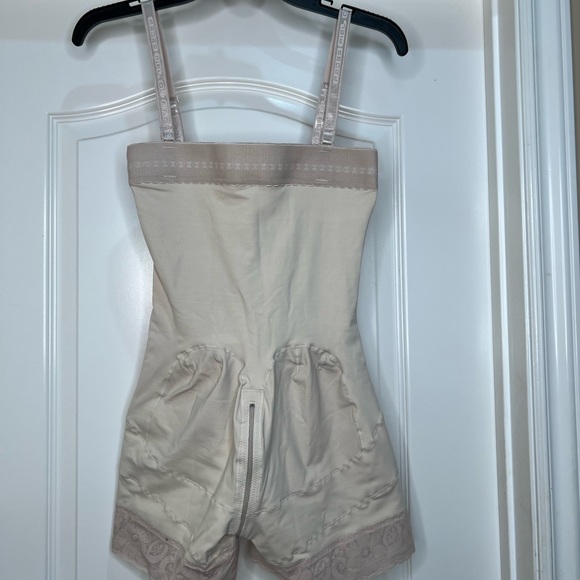 NWT Beige Extra High Waist Shapewear Shorts - Picture 8 of 8
